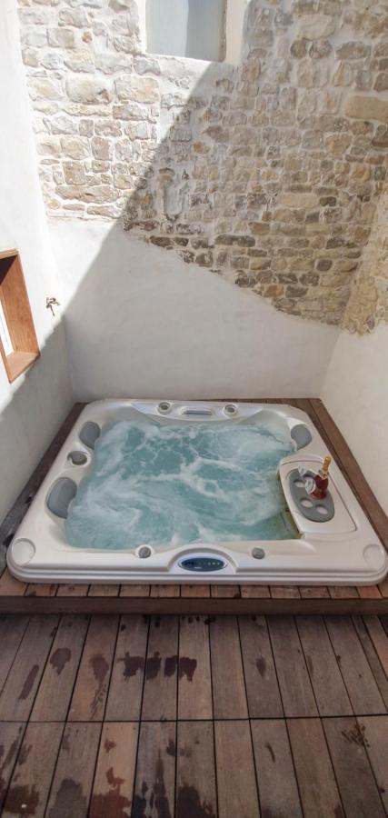 דירות L'Acqua Dolce - La Rochelle - Ile De Re - Jacuzzi מראה חיצוני תמונה