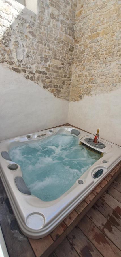 דירות L'Acqua Dolce - La Rochelle - Ile De Re - Jacuzzi מראה חיצוני תמונה
